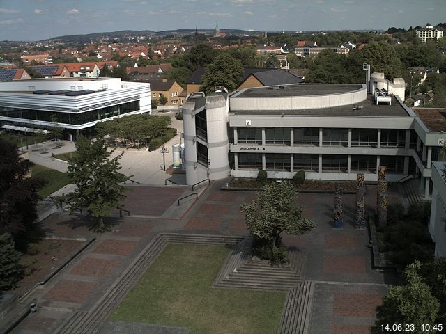 Foto der Webcam: Verwaltungsgebäude, Innenhof mit Audimax, Hörsaal-Gebäude 1