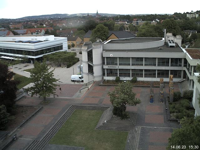 Foto der Webcam: Verwaltungsgebäude, Innenhof mit Audimax, Hörsaal-Gebäude 1