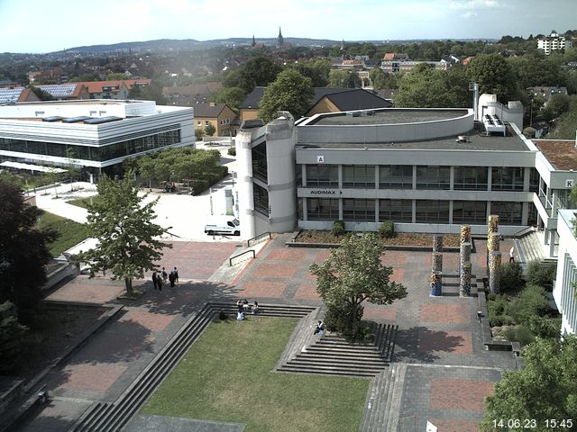 Foto der Webcam: Verwaltungsgebäude, Innenhof mit Audimax, Hörsaal-Gebäude 1