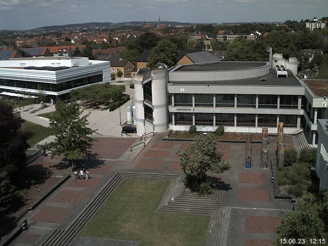 Foto der Webcam: Verwaltungsgebäude, Innenhof mit Audimax, Hörsaal-Gebäude 1