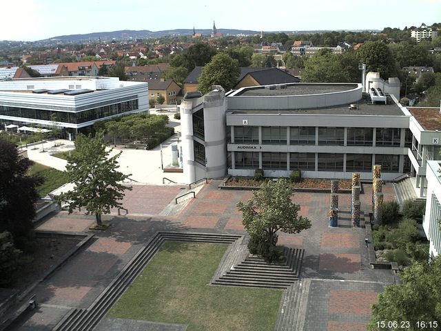 Foto der Webcam: Verwaltungsgebäude, Innenhof mit Audimax, Hörsaal-Gebäude 1