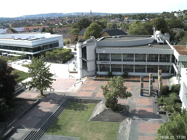 Foto der Webcam: Verwaltungsgebäude, Innenhof mit Audimax, Hörsaal-Gebäude 1