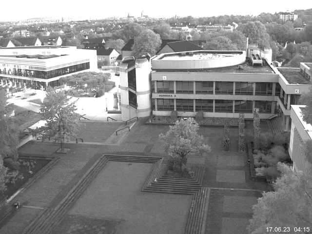 Foto der Webcam: Verwaltungsgebäude, Innenhof mit Audimax, Hörsaal-Gebäude 1