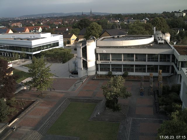 Foto der Webcam: Verwaltungsgebäude, Innenhof mit Audimax, Hörsaal-Gebäude 1