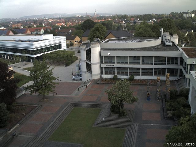 Foto der Webcam: Verwaltungsgebäude, Innenhof mit Audimax, Hörsaal-Gebäude 1