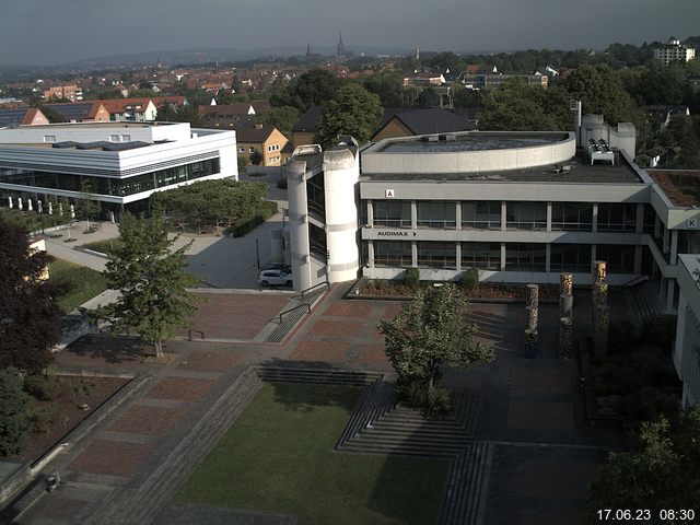 Foto der Webcam: Verwaltungsgebäude, Innenhof mit Audimax, Hörsaal-Gebäude 1