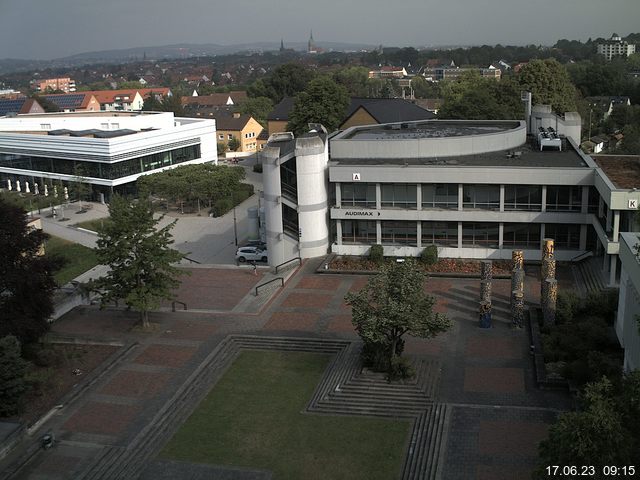 Foto der Webcam: Verwaltungsgebäude, Innenhof mit Audimax, Hörsaal-Gebäude 1