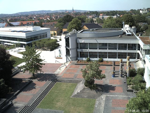 Foto der Webcam: Verwaltungsgebäude, Innenhof mit Audimax, Hörsaal-Gebäude 1