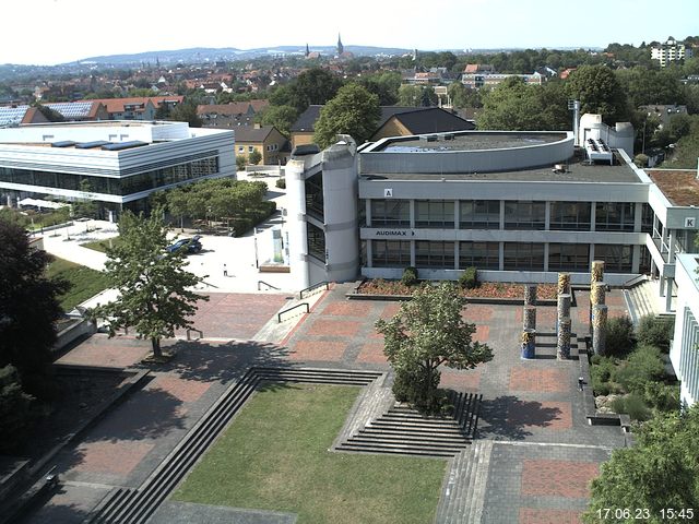 Foto der Webcam: Verwaltungsgebäude, Innenhof mit Audimax, Hörsaal-Gebäude 1