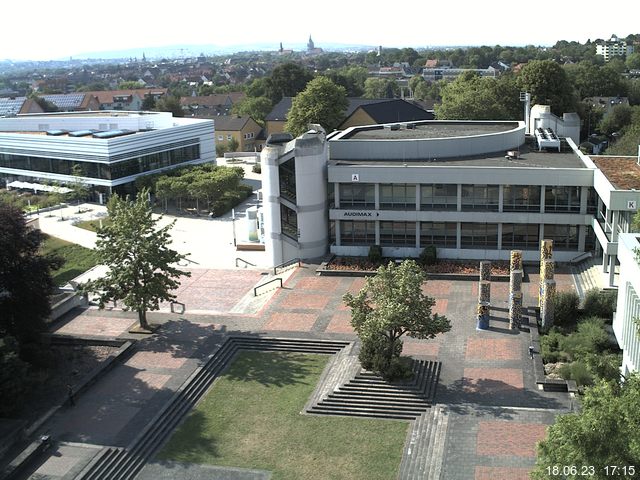 Foto der Webcam: Verwaltungsgebäude, Innenhof mit Audimax, Hörsaal-Gebäude 1