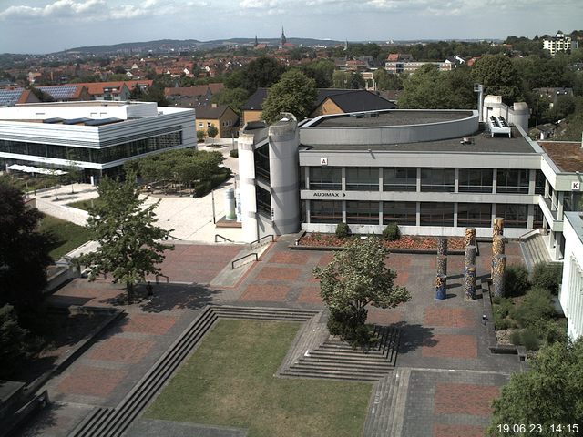 Foto der Webcam: Verwaltungsgebäude, Innenhof mit Audimax, Hörsaal-Gebäude 1