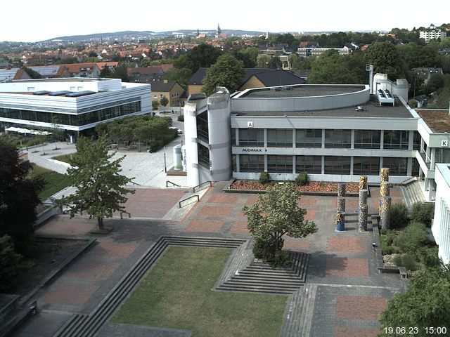 Foto der Webcam: Verwaltungsgebäude, Innenhof mit Audimax, Hörsaal-Gebäude 1