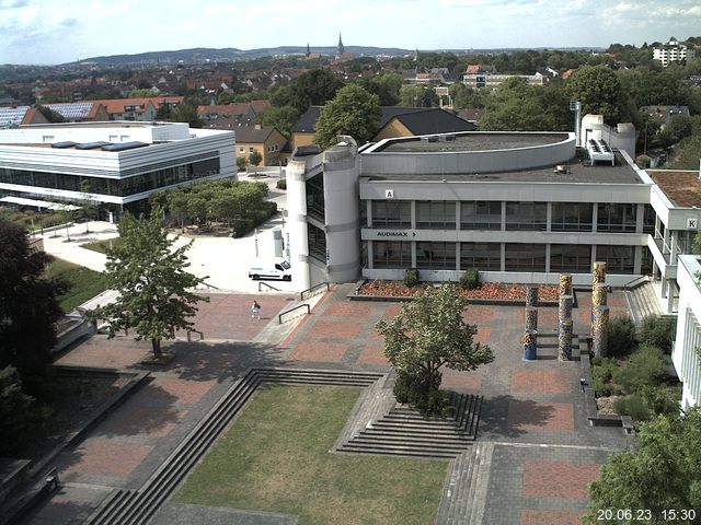 Foto der Webcam: Verwaltungsgebäude, Innenhof mit Audimax, Hörsaal-Gebäude 1