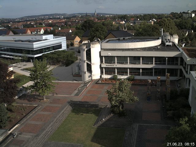 Foto der Webcam: Verwaltungsgebäude, Innenhof mit Audimax, Hörsaal-Gebäude 1