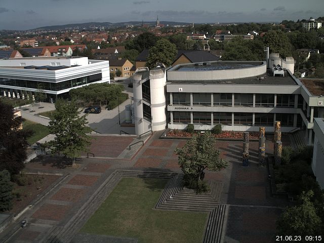 Foto der Webcam: Verwaltungsgebäude, Innenhof mit Audimax, Hörsaal-Gebäude 1