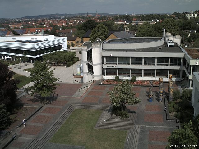 Foto der Webcam: Verwaltungsgebäude, Innenhof mit Audimax, Hörsaal-Gebäude 1