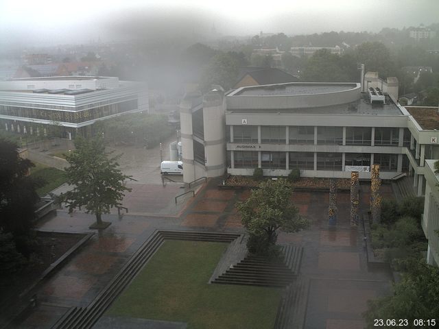 Foto der Webcam: Verwaltungsgebäude, Innenhof mit Audimax, Hörsaal-Gebäude 1