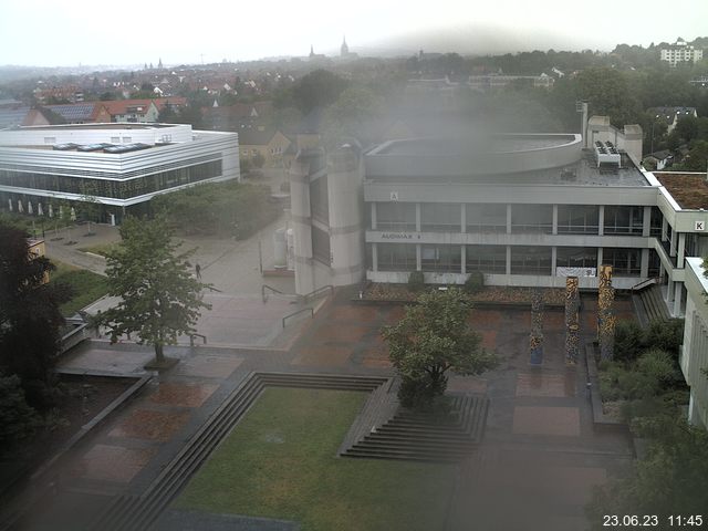 Foto der Webcam: Verwaltungsgebäude, Innenhof mit Audimax, Hörsaal-Gebäude 1