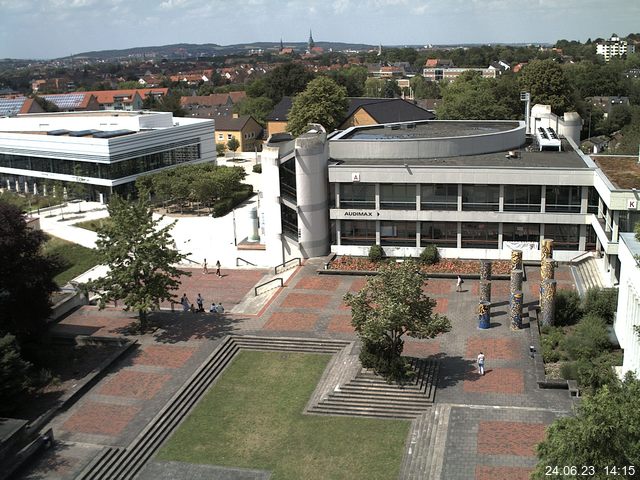 Foto der Webcam: Verwaltungsgebäude, Innenhof mit Audimax, Hörsaal-Gebäude 1