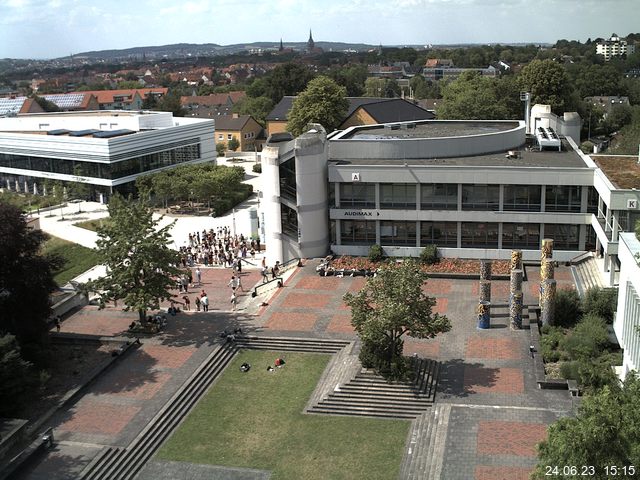 Foto der Webcam: Verwaltungsgebäude, Innenhof mit Audimax, Hörsaal-Gebäude 1