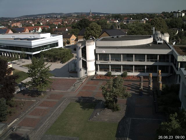 Foto der Webcam: Verwaltungsgebäude, Innenhof mit Audimax, Hörsaal-Gebäude 1