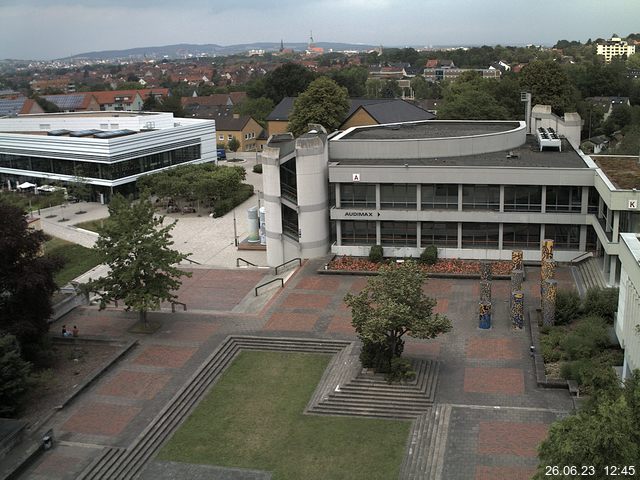 Foto der Webcam: Verwaltungsgebäude, Innenhof mit Audimax, Hörsaal-Gebäude 1