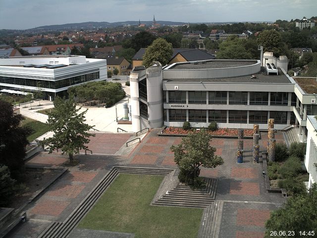 Foto der Webcam: Verwaltungsgebäude, Innenhof mit Audimax, Hörsaal-Gebäude 1