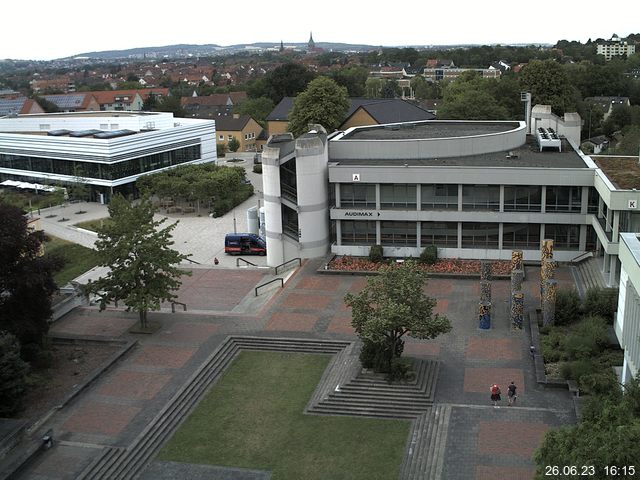 Foto der Webcam: Verwaltungsgebäude, Innenhof mit Audimax, Hörsaal-Gebäude 1