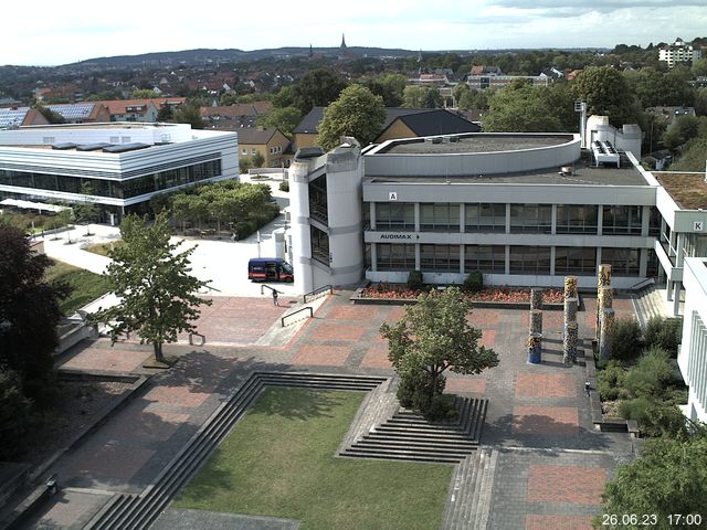 Foto der Webcam: Verwaltungsgebäude, Innenhof mit Audimax, Hörsaal-Gebäude 1