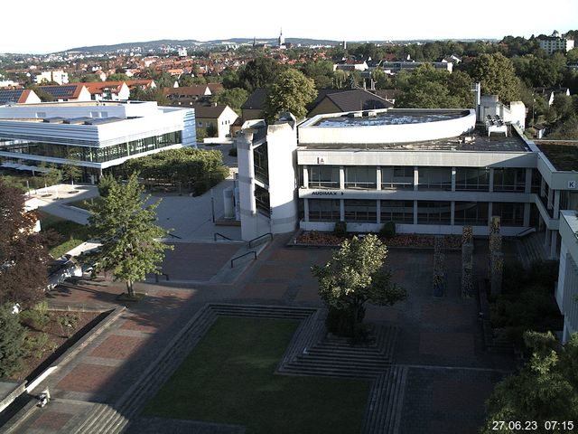 Foto der Webcam: Verwaltungsgebäude, Innenhof mit Audimax, Hörsaal-Gebäude 1