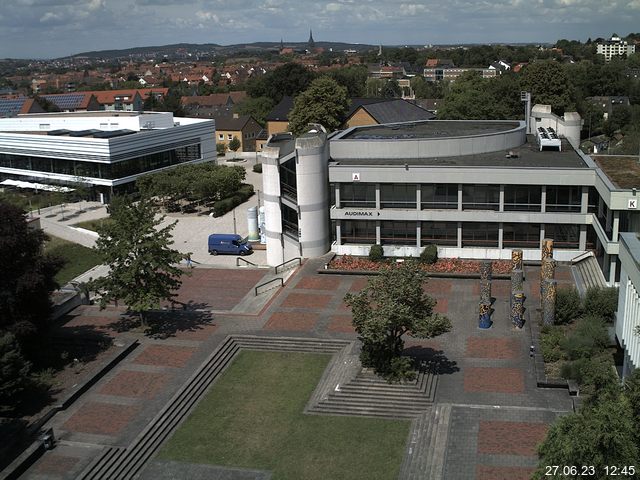 Foto der Webcam: Verwaltungsgebäude, Innenhof mit Audimax, Hörsaal-Gebäude 1