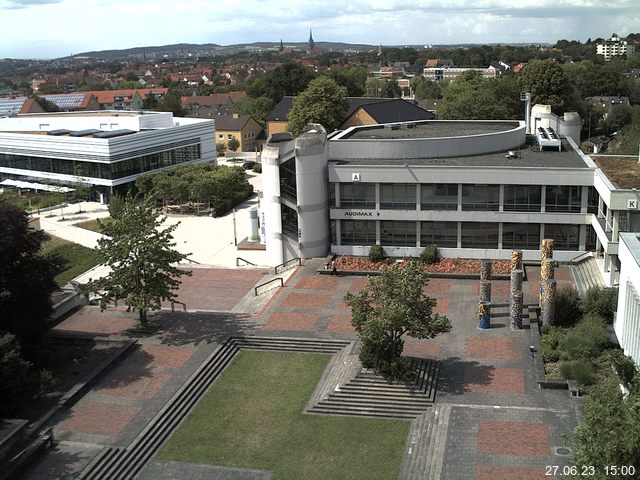 Foto der Webcam: Verwaltungsgebäude, Innenhof mit Audimax, Hörsaal-Gebäude 1