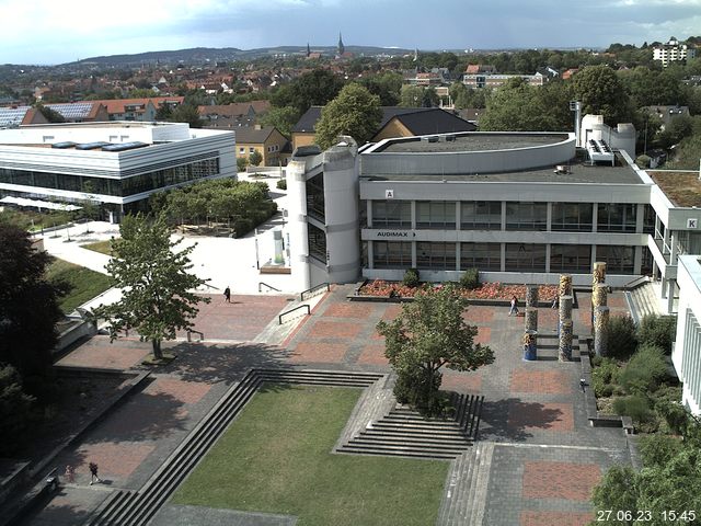 Foto der Webcam: Verwaltungsgebäude, Innenhof mit Audimax, Hörsaal-Gebäude 1