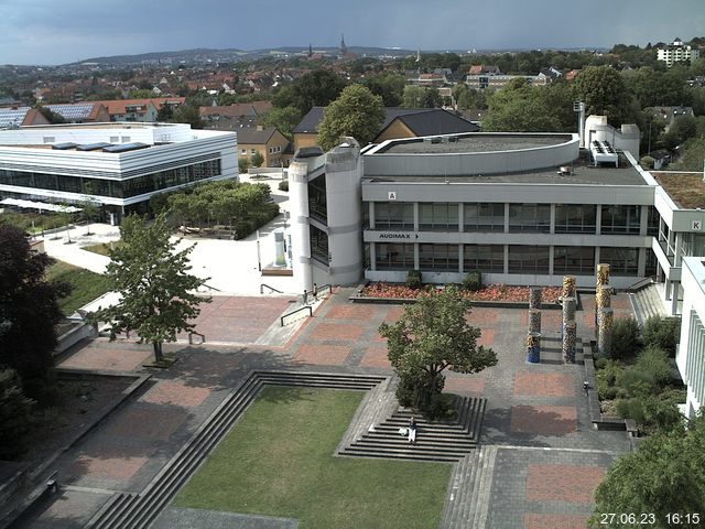 Foto der Webcam: Verwaltungsgebäude, Innenhof mit Audimax, Hörsaal-Gebäude 1