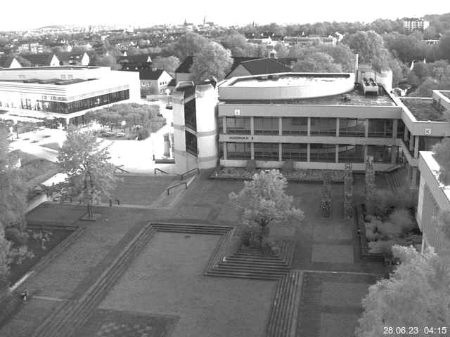 Foto der Webcam: Verwaltungsgebäude, Innenhof mit Audimax, Hörsaal-Gebäude 1