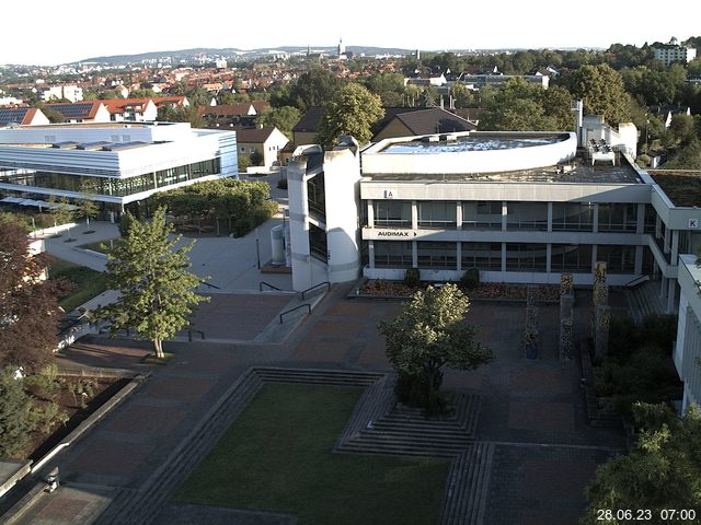 Foto der Webcam: Verwaltungsgebäude, Innenhof mit Audimax, Hörsaal-Gebäude 1