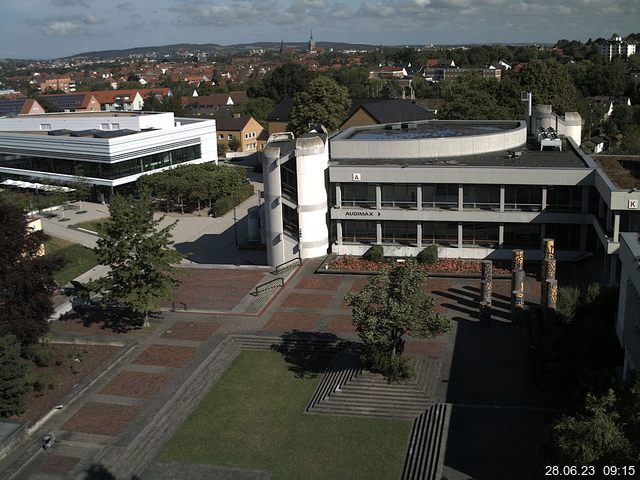 Foto der Webcam: Verwaltungsgebäude, Innenhof mit Audimax, Hörsaal-Gebäude 1