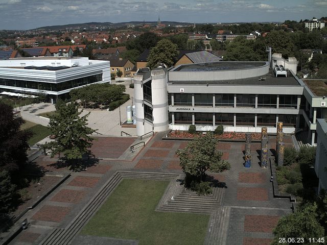 Foto der Webcam: Verwaltungsgebäude, Innenhof mit Audimax, Hörsaal-Gebäude 1