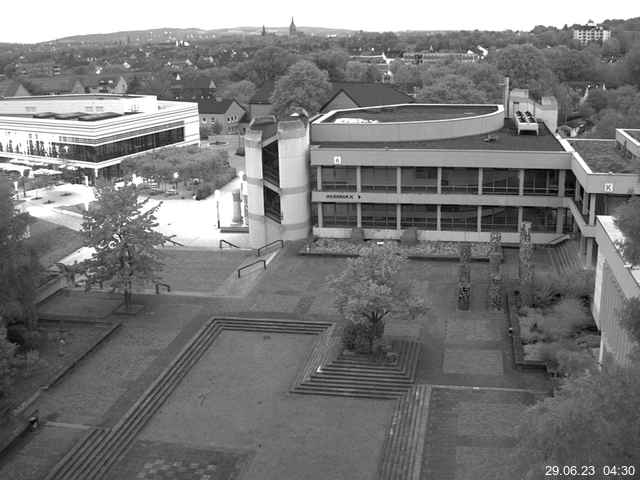 Foto der Webcam: Verwaltungsgebäude, Innenhof mit Audimax, Hörsaal-Gebäude 1