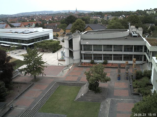 Foto der Webcam: Verwaltungsgebäude, Innenhof mit Audimax, Hörsaal-Gebäude 1