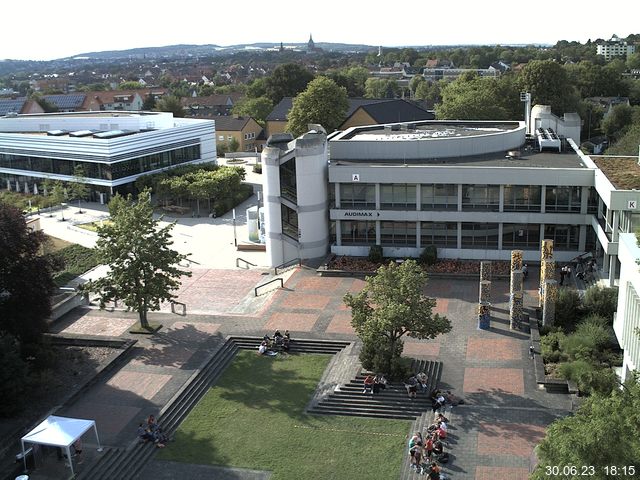 Foto der Webcam: Verwaltungsgebäude, Innenhof mit Audimax, Hörsaal-Gebäude 1