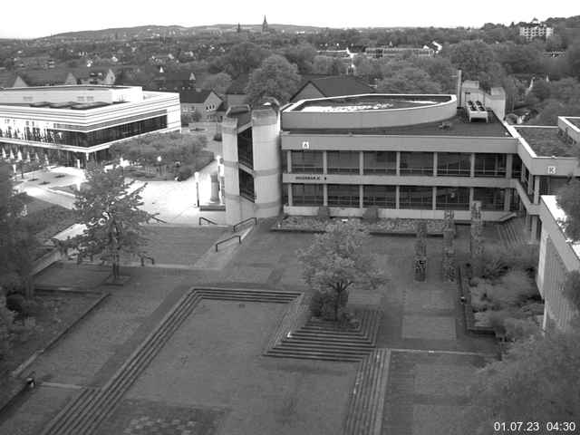 Foto der Webcam: Verwaltungsgebäude, Innenhof mit Audimax, Hörsaal-Gebäude 1