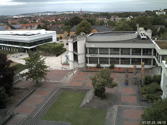 Foto der Webcam: Verwaltungsgebäude, Innenhof mit Audimax, Hörsaal-Gebäude 1