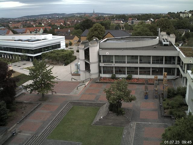 Foto der Webcam: Verwaltungsgebäude, Innenhof mit Audimax, Hörsaal-Gebäude 1