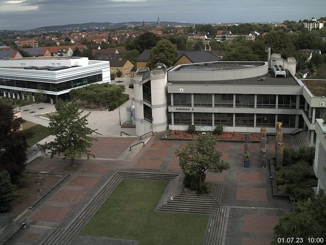 Foto der Webcam: Verwaltungsgebäude, Innenhof mit Audimax, Hörsaal-Gebäude 1