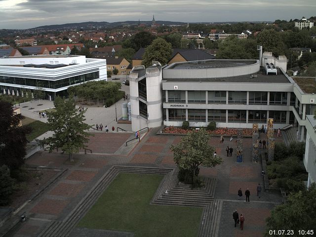 Foto der Webcam: Verwaltungsgebäude, Innenhof mit Audimax, Hörsaal-Gebäude 1