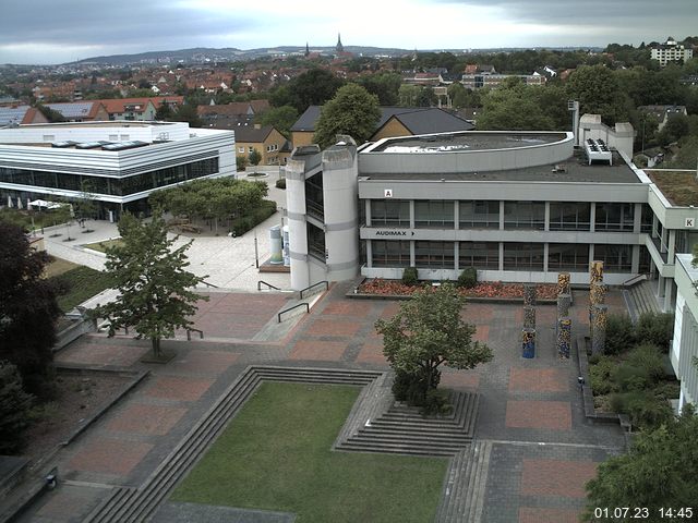 Foto der Webcam: Verwaltungsgebäude, Innenhof mit Audimax, Hörsaal-Gebäude 1