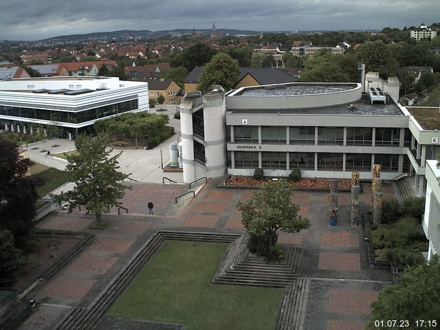 Foto der Webcam: Verwaltungsgebäude, Innenhof mit Audimax, Hörsaal-Gebäude 1