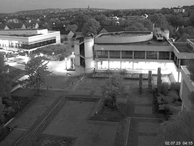 Foto der Webcam: Verwaltungsgebäude, Innenhof mit Audimax, Hörsaal-Gebäude 1