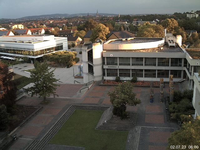 Foto der Webcam: Verwaltungsgebäude, Innenhof mit Audimax, Hörsaal-Gebäude 1